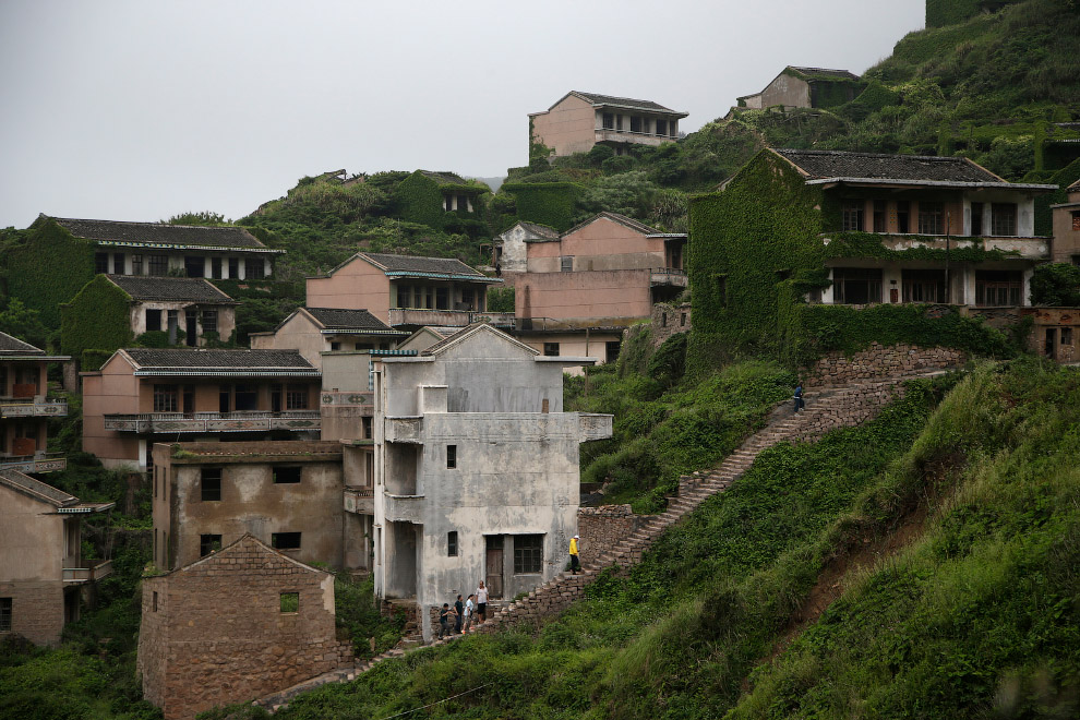China Travel Ghost Village