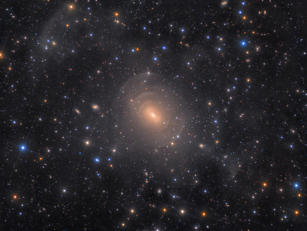 Эллиптическая галактика NGC 3923 
