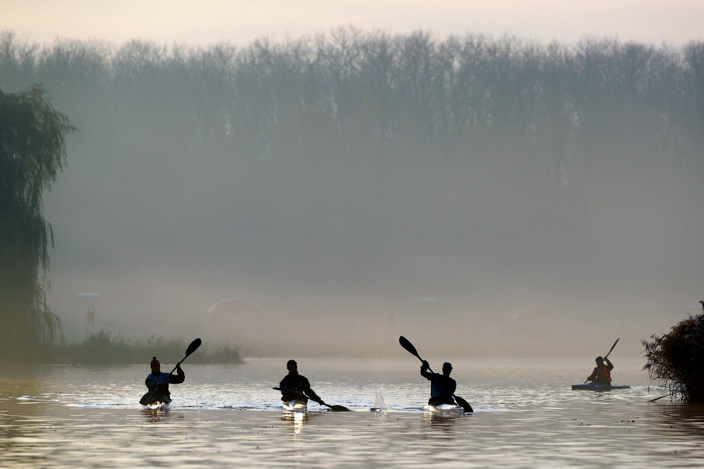 Гребцы на Комсомольском озере в Минске