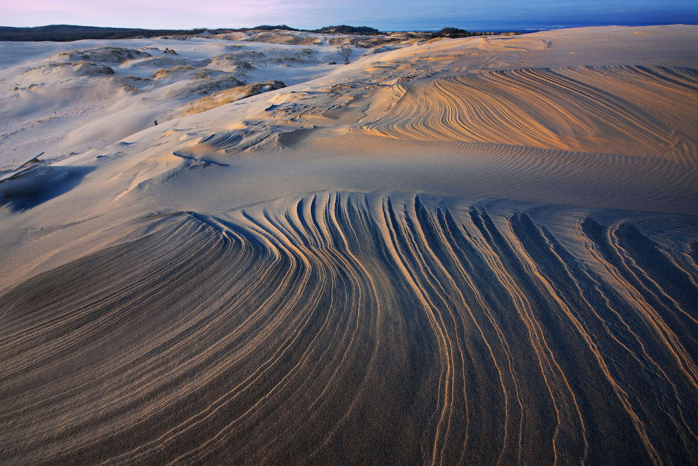 Зимний пейзаж на песчаных дюнах Серебряного озера