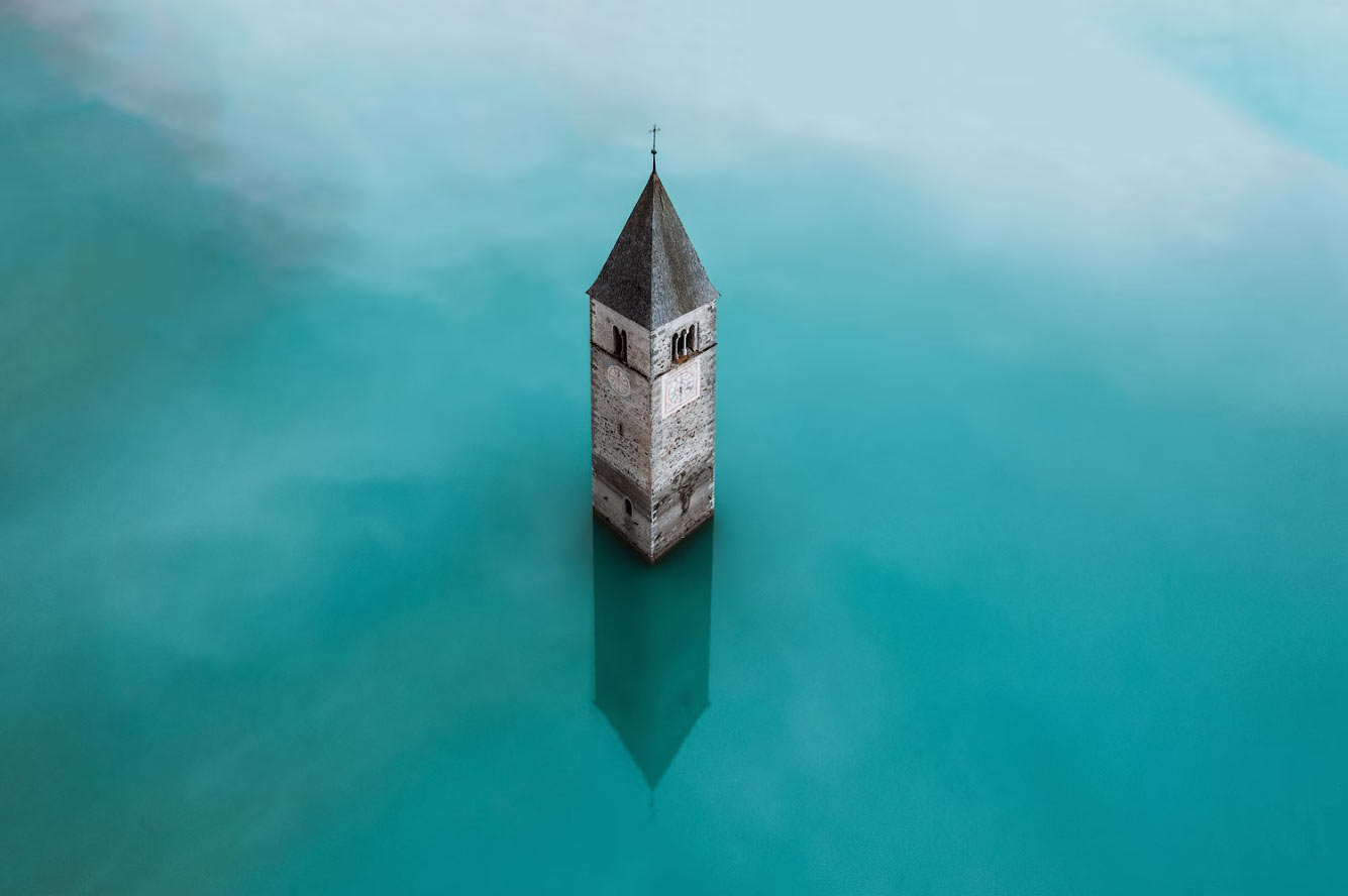 Затонувшая церковная башня 14-го века