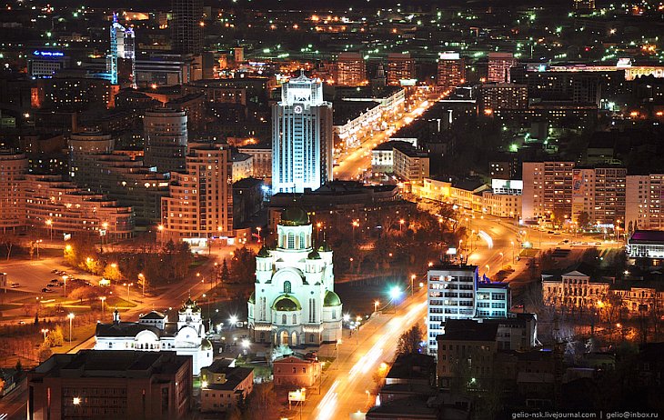 Ночной Екатеринбург с высоты птичьего полета