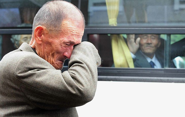 Пожилой житель обстрелянной Южной Кореи