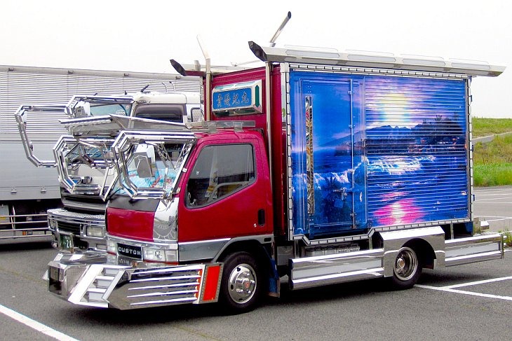 Декотора — японские декорированные грузовики