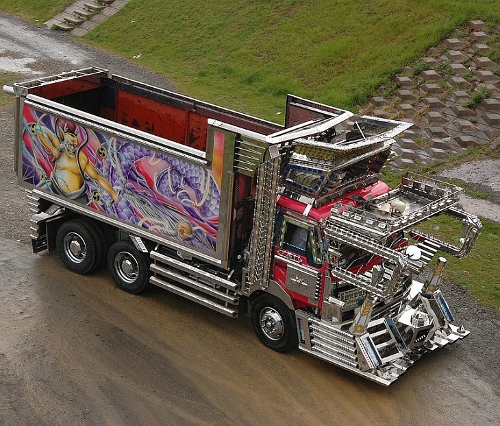 Декотора — японские декорированные грузовики