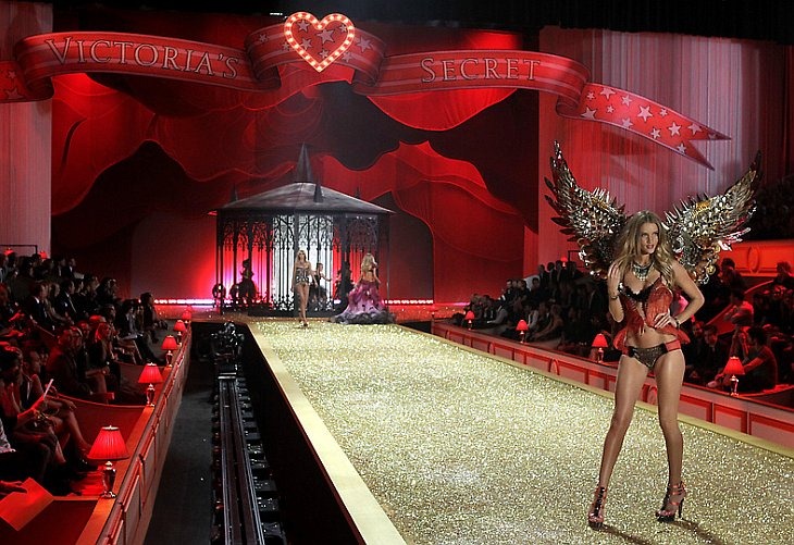 В Нью-Йорке состоялось грандиозное ежегодное шоу Victoria`s Secret 2010