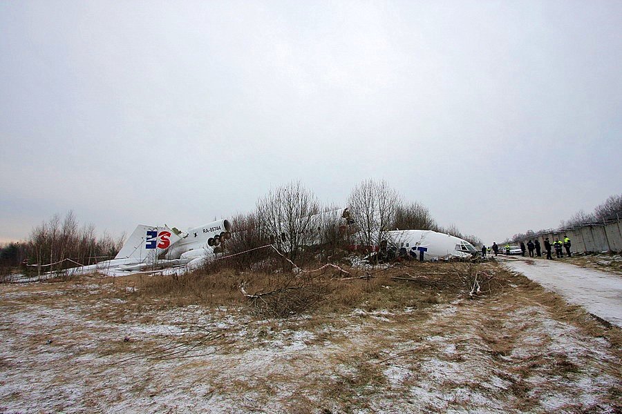Аварийная посадка Ту-154 Москва — Махачкала