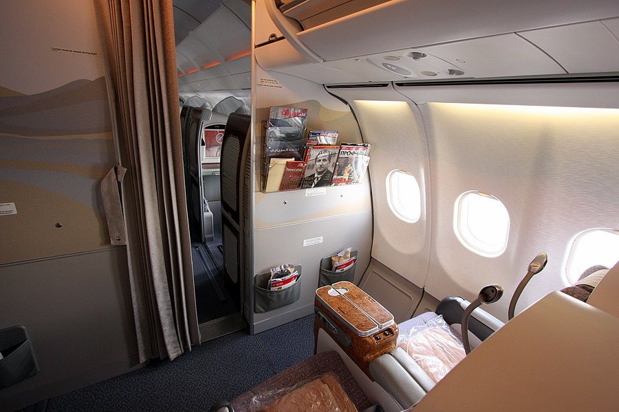 Бизнес-класс в Аэробусе A340-500 авиакомпании «Emirates»