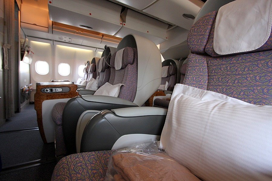 Бизнес-класс в Аэробусе A340-500 авиакомпании «Emirates»