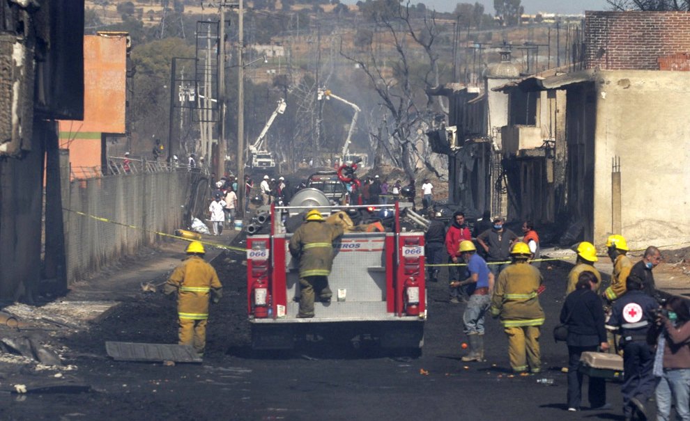 Взрыв нефтепровода в Мексике: сгорели целые улицы