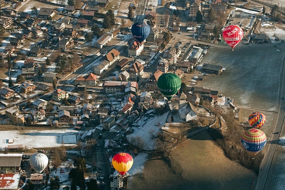 Международный фестиваль воздушных шаров в Шато д'Э