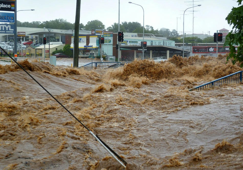Сильнейшее за последние 50 лет наводнение в Австралии