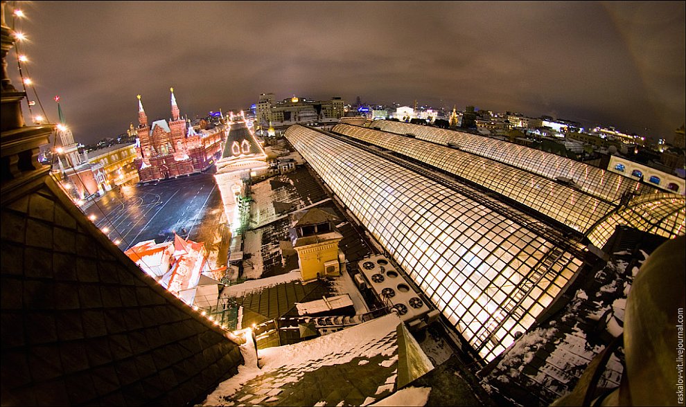 Зимний вид на Красную площадь с крыши ГУМа