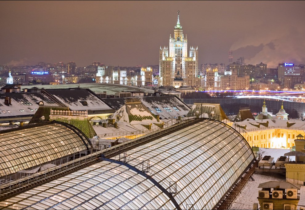 Зимний вид на Красную площадь с крыши ГУМа