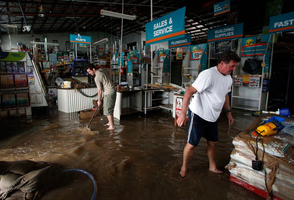 Наводнение в Австралии: Новый год под водой