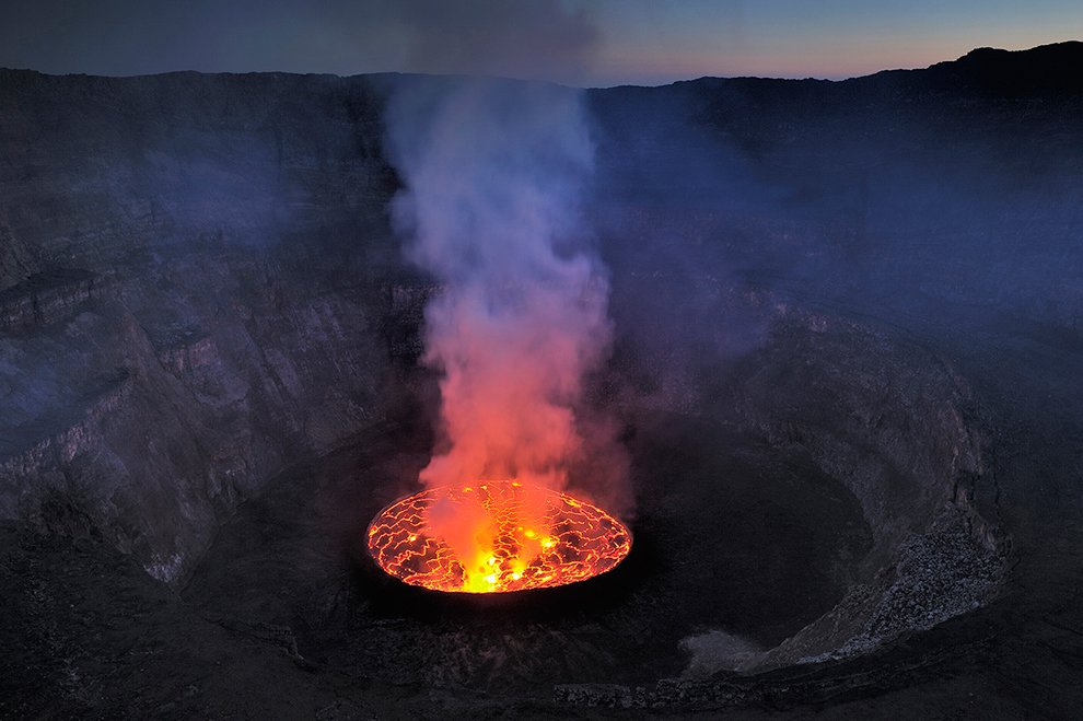 Путешествие к центру Земли: кратер вулкана Ньирагонго