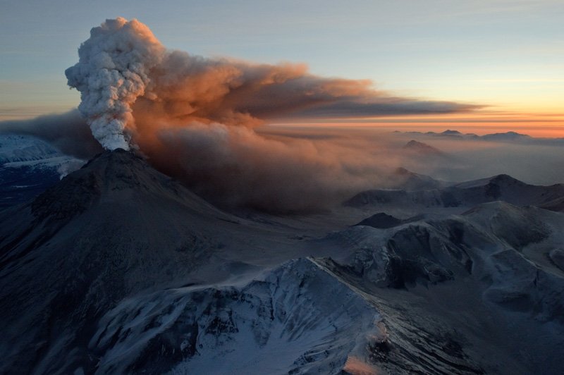 Извержение вулкана Кизимен на Камчатке