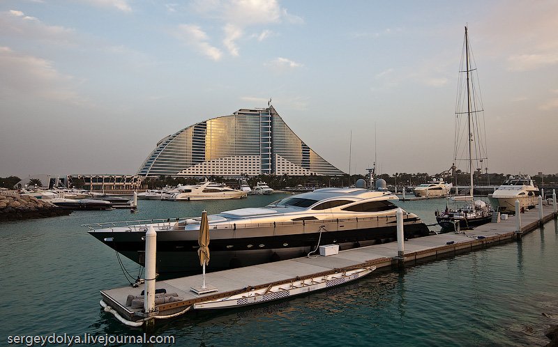 Бурдж Аль Араб — самый роскошный отель мира