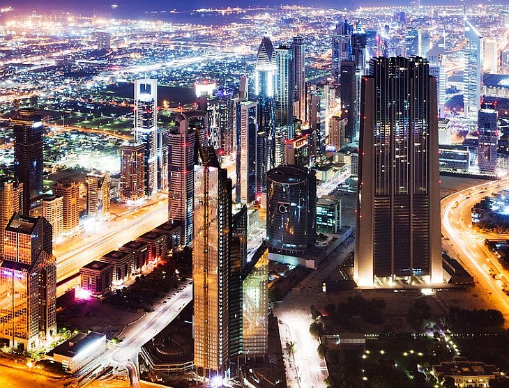 Вечерний Дубай с высоты самого высокого здания в мире