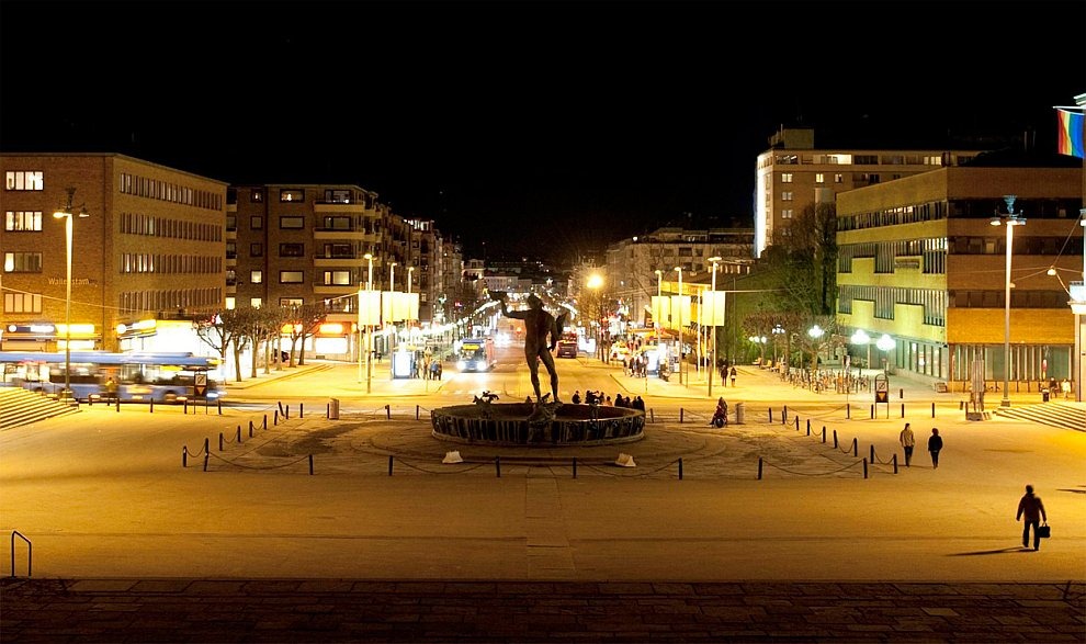 Площадь Gotaplatsen, в центре которой расположен фонтан «Посейдон»
