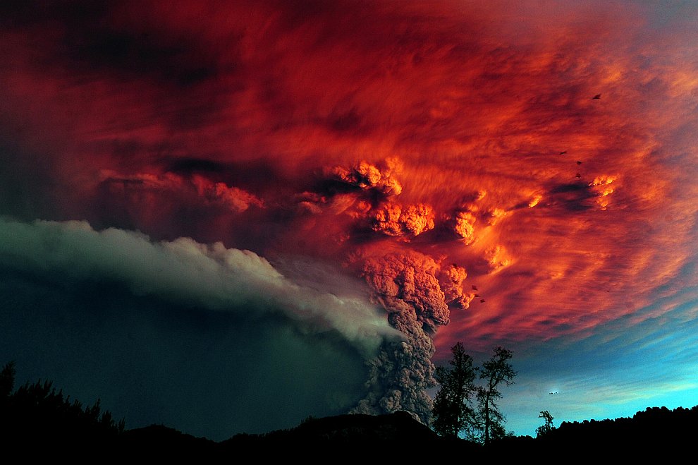 Извержение вулкана Пуйеуэ: захватывающее и ужасающее зрелище