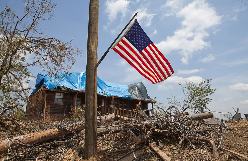 Разрушительные торнадо в США: 3 недели спустя