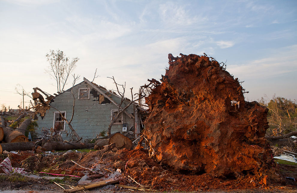 Разрушительные торнадо в США: 3 недели спустя
