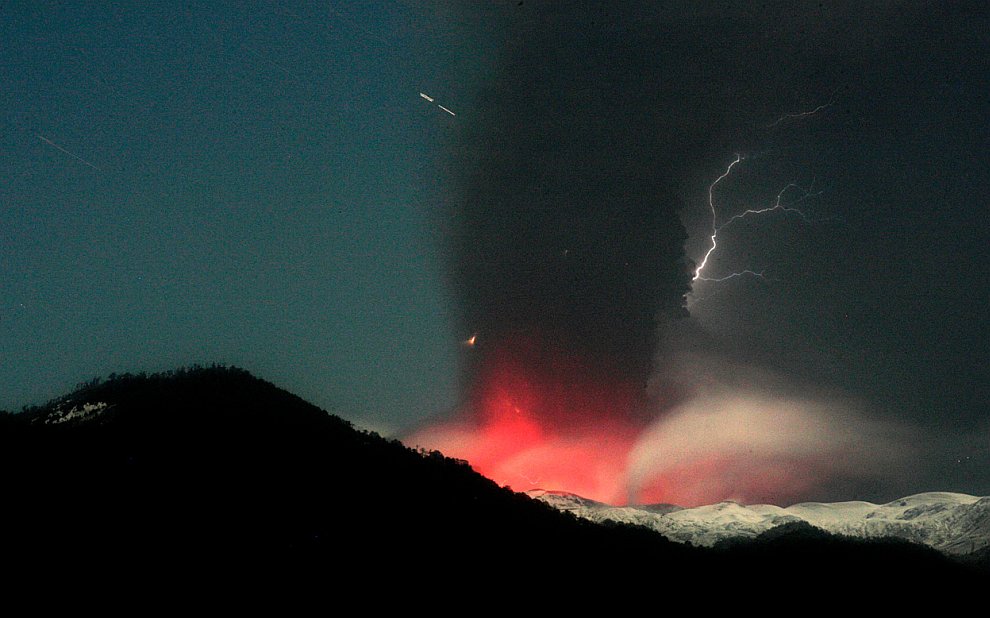 Извержение вулкана Пуйеуэ: пепел и пемза