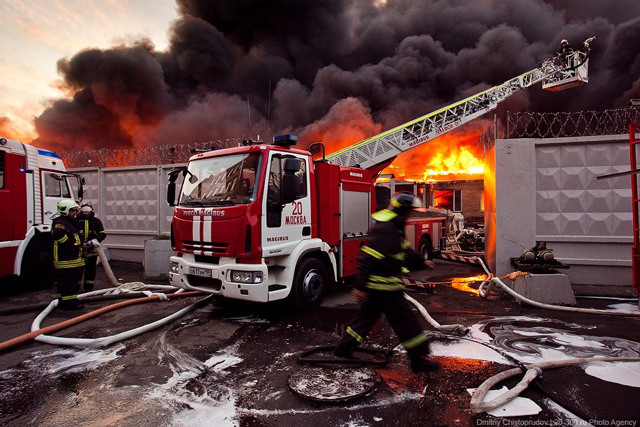 Крупнейший пожар 2011 года в Москве