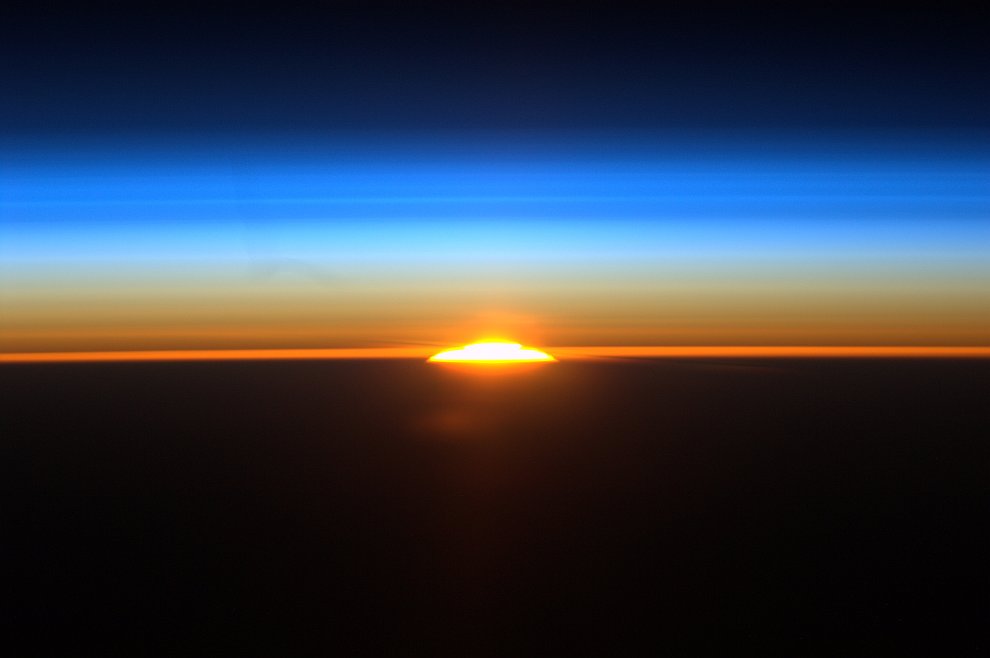 Восход солнца в космосе