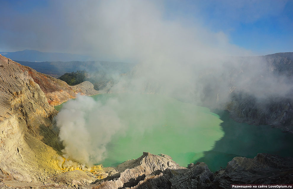 Путешествие в ад: кратер вулкана Кава Иджен на острове Ява