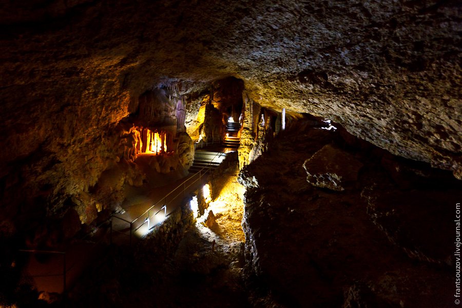 Мраморная пещера в Крыму