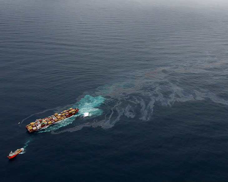 Крушение нефтяного танкера у берегов Новой Зеландии