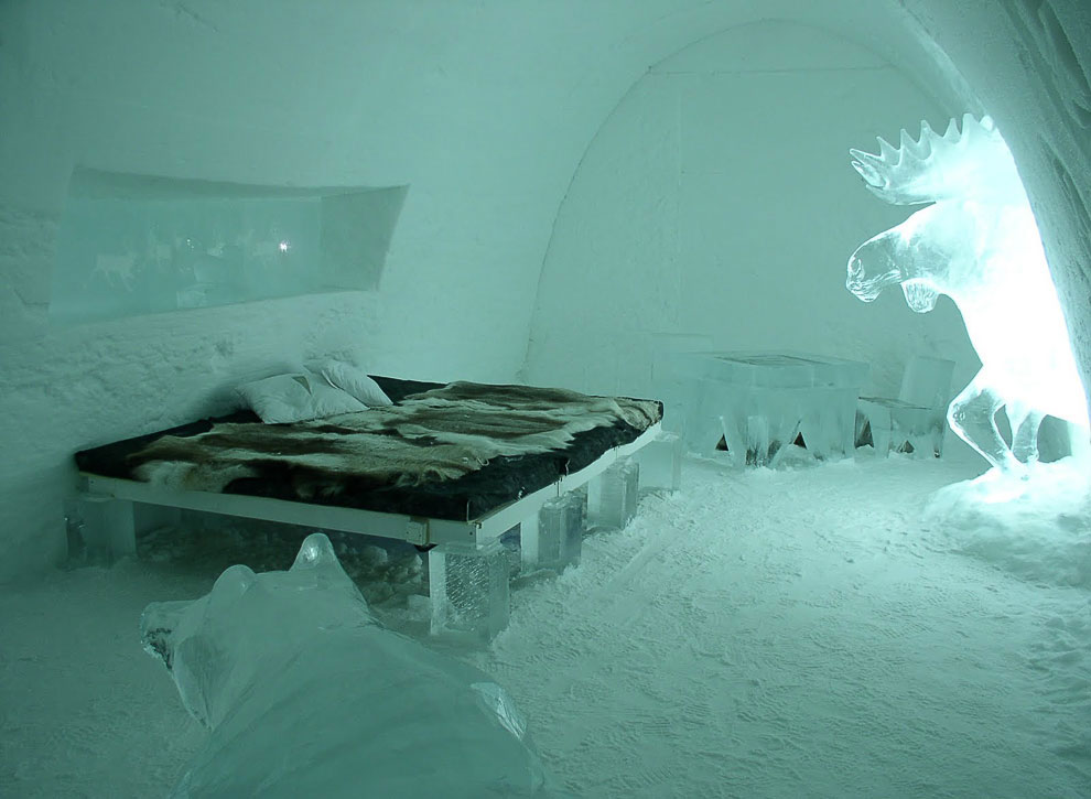 Уникальный ледяной отель в Канаде