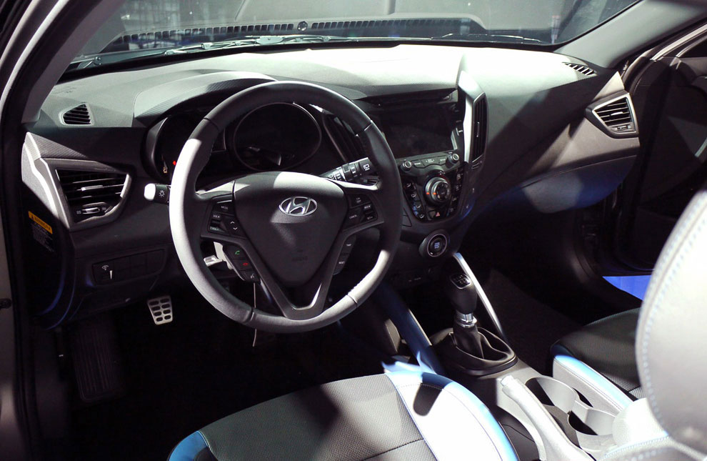 Купе Hyundai Veloster Turbo, модель 2013 года