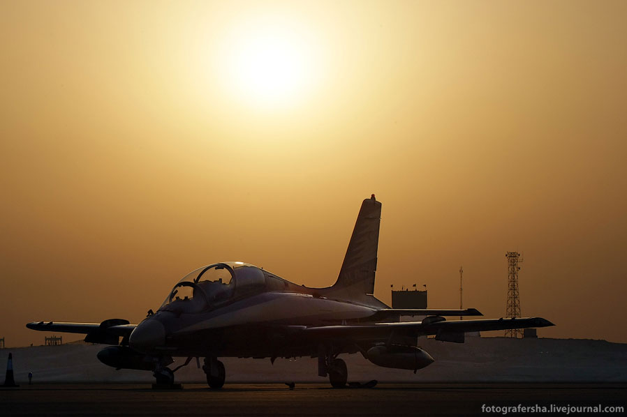 Выступлении пилотажной группы на авиашоу в королевстве Бахрейн