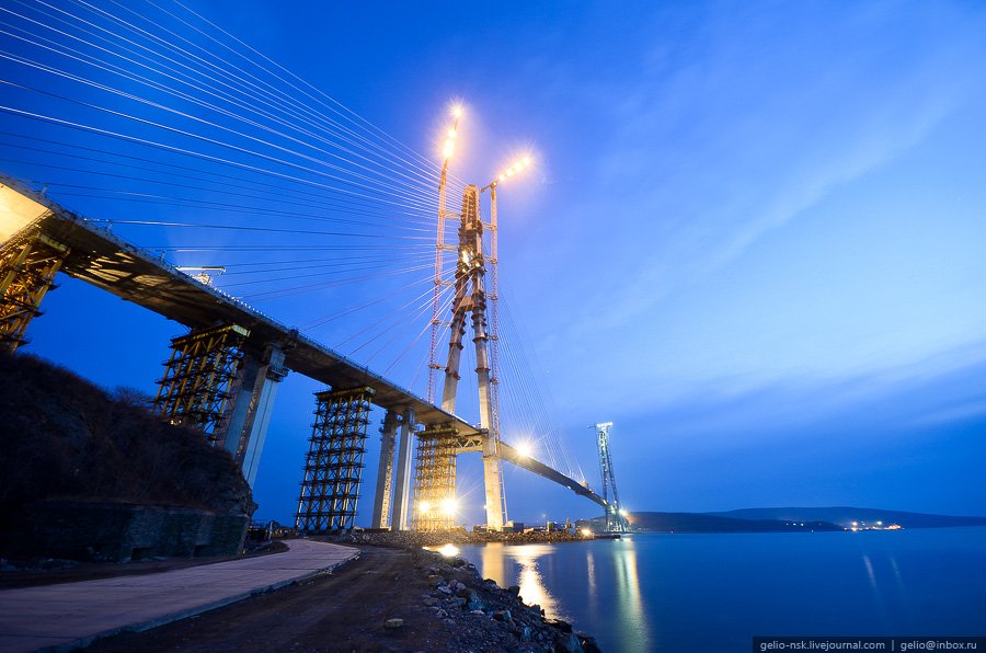 Вантовый мост на остров Русский во Владивостоке