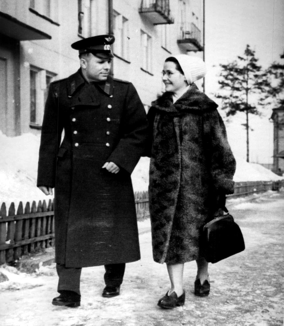 Юрий Гагарин с женой Валентиной