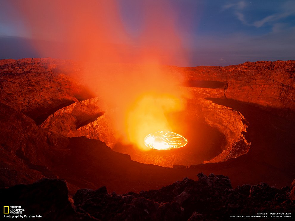 Кратер вулкана Ньирагонго