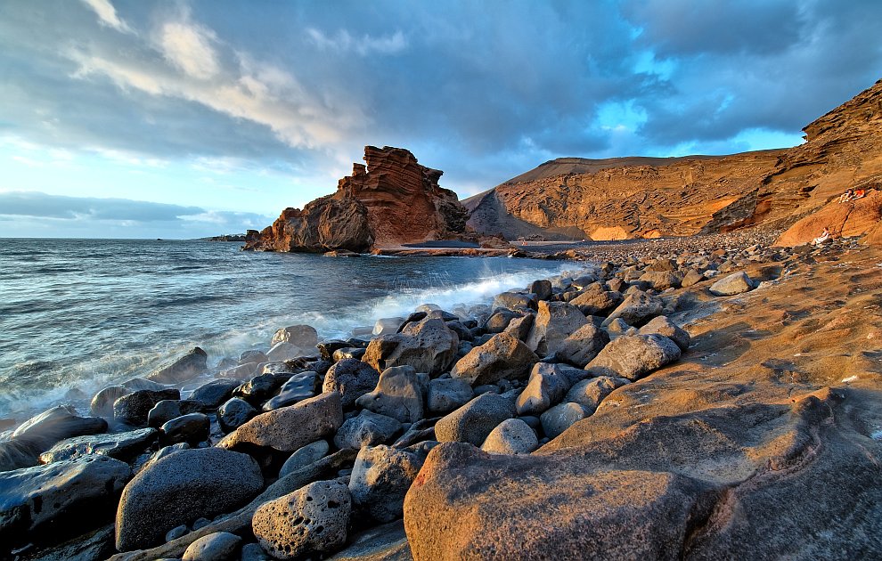 Пляж Эль Гольфо на острове Лансароте, Канарские острова, Испания