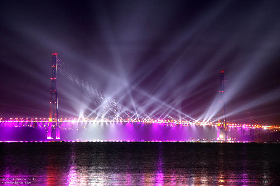 Лазерное шоу во Владивостоке