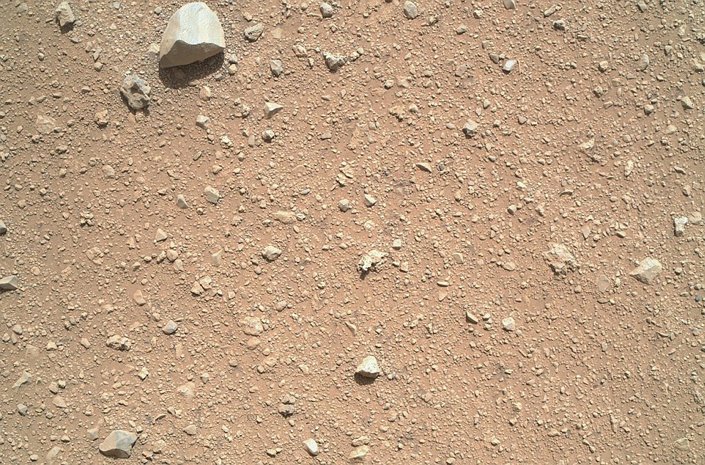 Детальное изображение красноватого марсианского грунта
