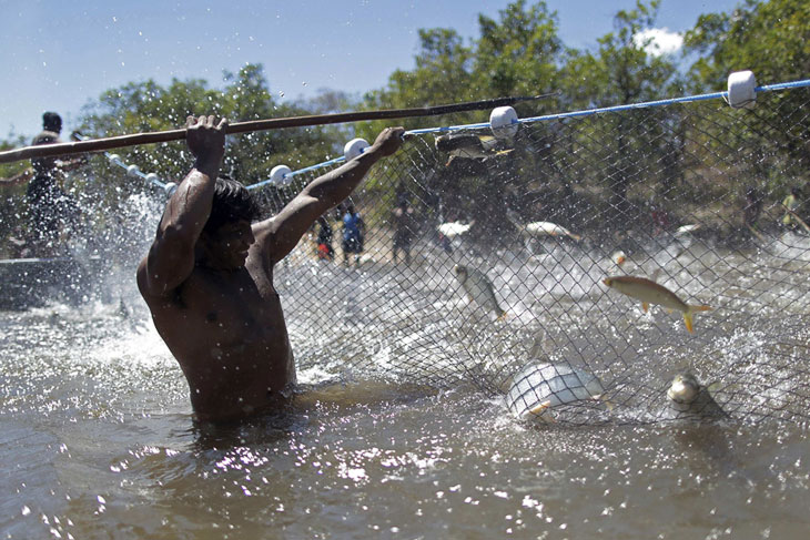 Жизнь племени в бассейне реки Амазонки