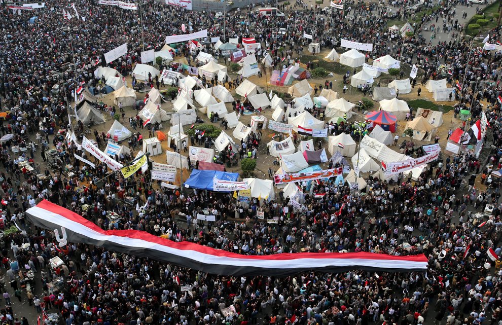 Протестующие и палаточный городок на центральной площади Каира — Тахрир