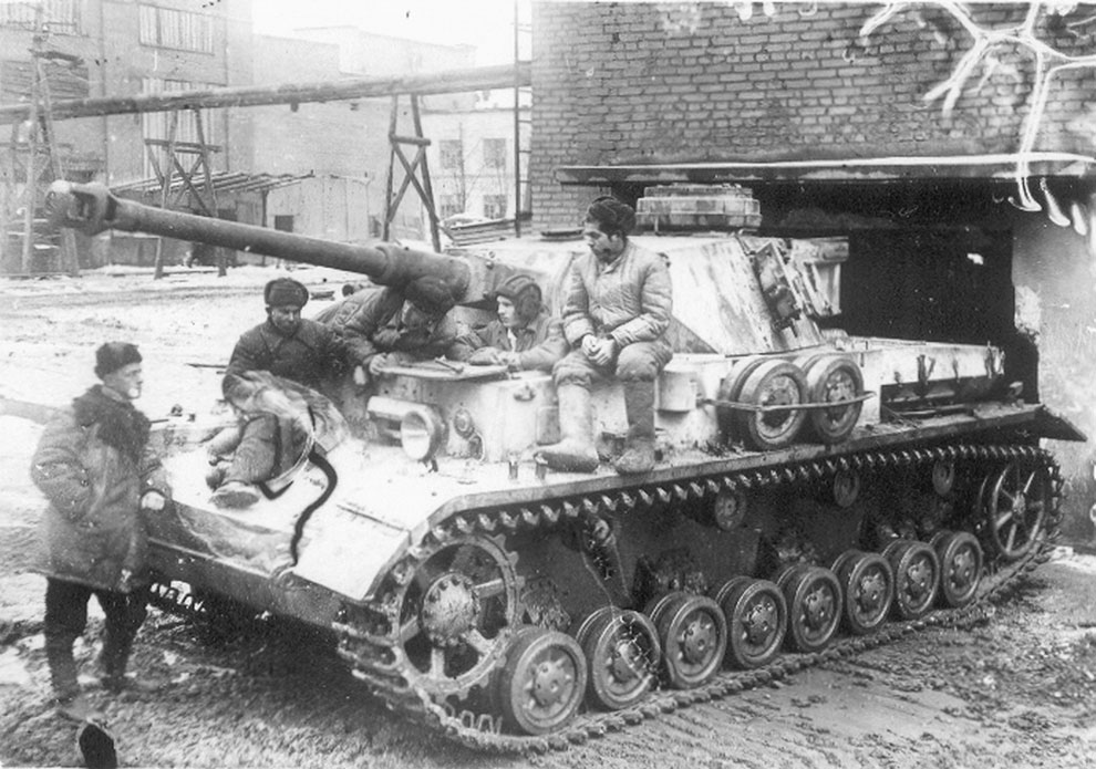 Захваченный в Сталинграде немецкий танк Pz.Kpfw. IV