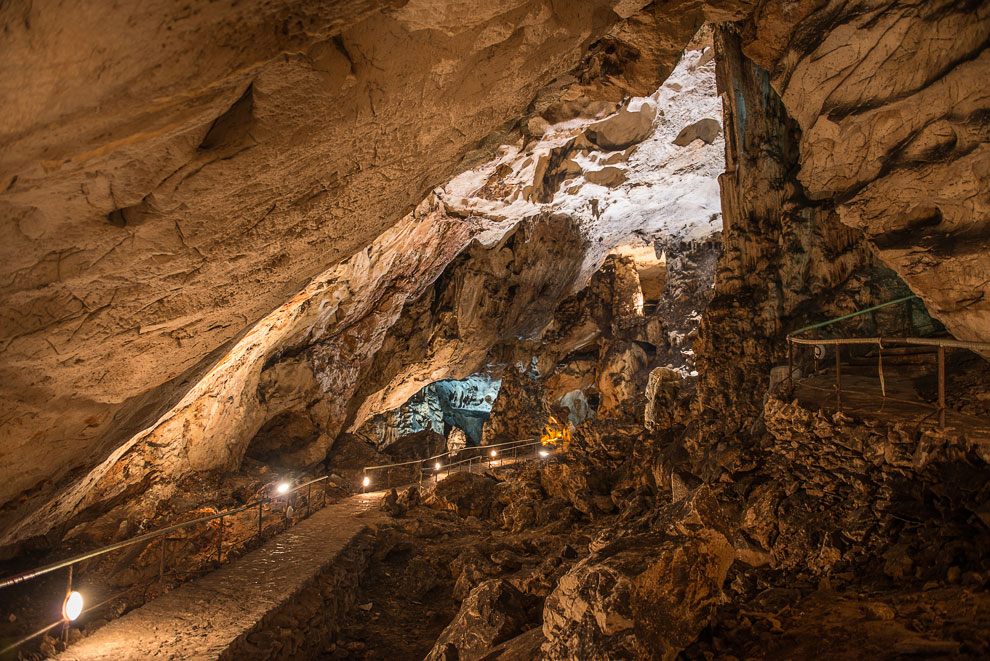 Крупнейшая пещера в Болгарии
