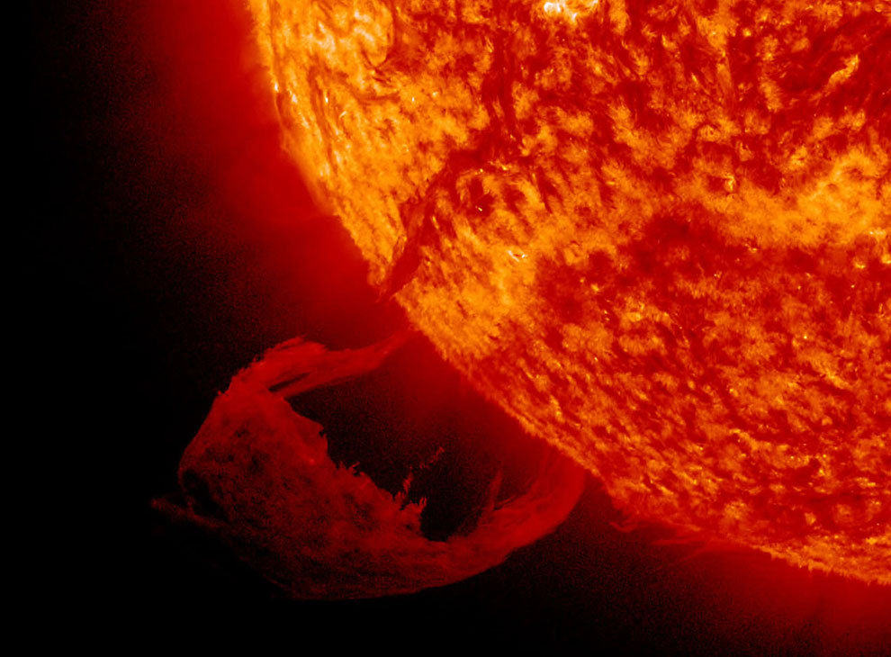 Выброс вещества из солнечной короны — внешних слоев атмосферы Солнца