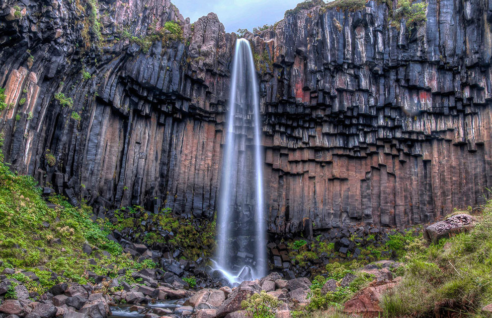 Черный водопад Свартифосс
