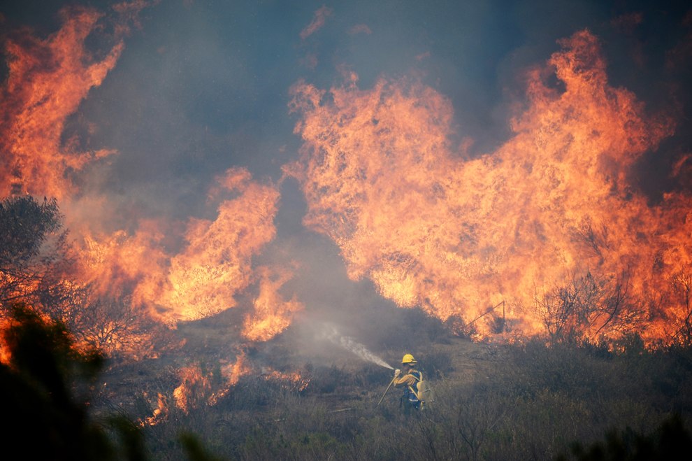 Со стихией боролись более 900 пожарных