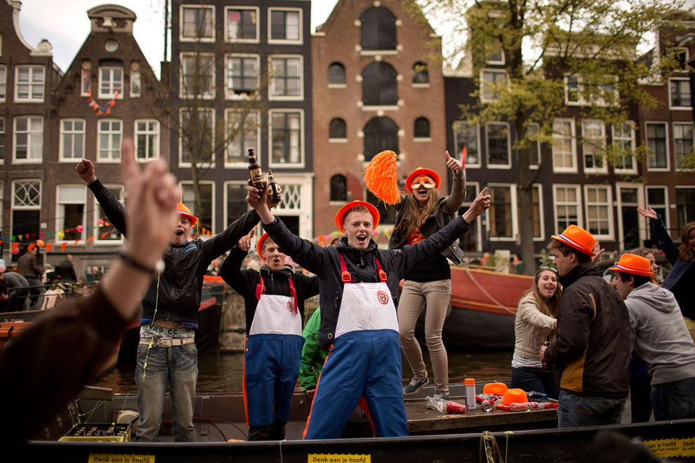 Молодежь в Амстердаме гуляла от души